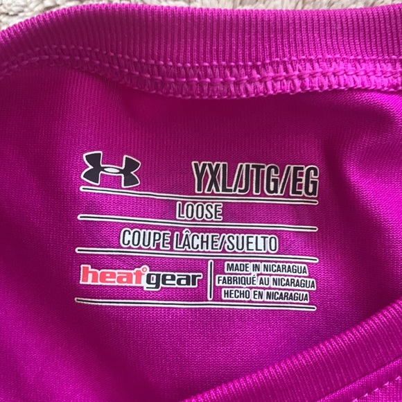 ✨2 Under Armour HeatGear Loose Fit Shirts Blue and Purple Youth size XL - Picture 10 of 14